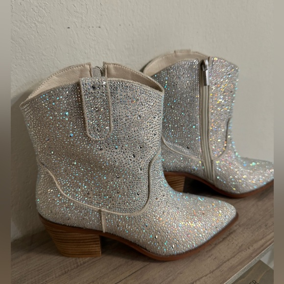 Sparkly Cowgirl Booty 🤍✨ - Picture 3 of 4